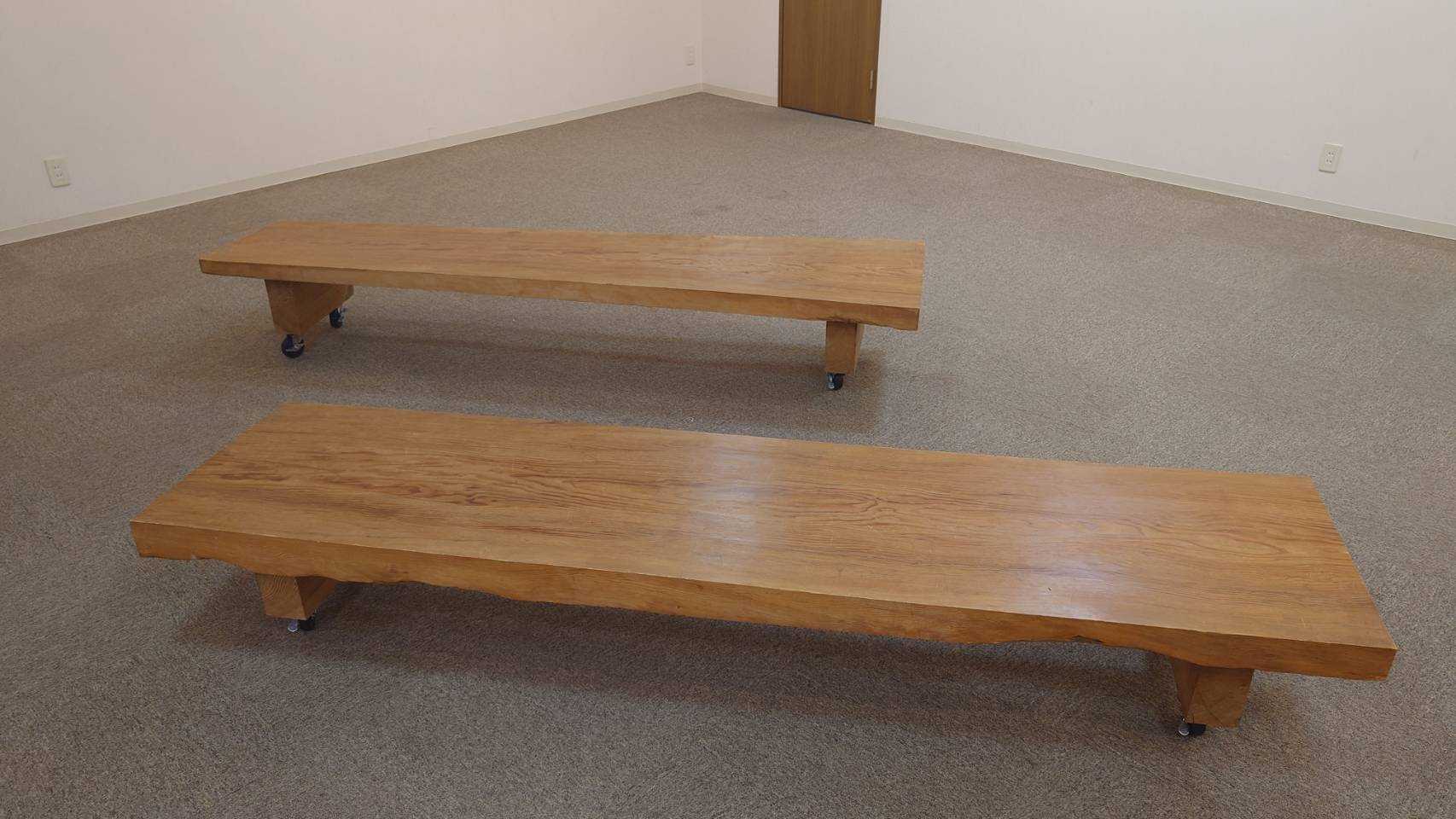 キャスター付き長椅子